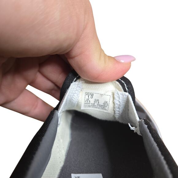 Little Kids Classic Slip-On Checkerboard Shoe Size: 1 - Picture 4 of 4